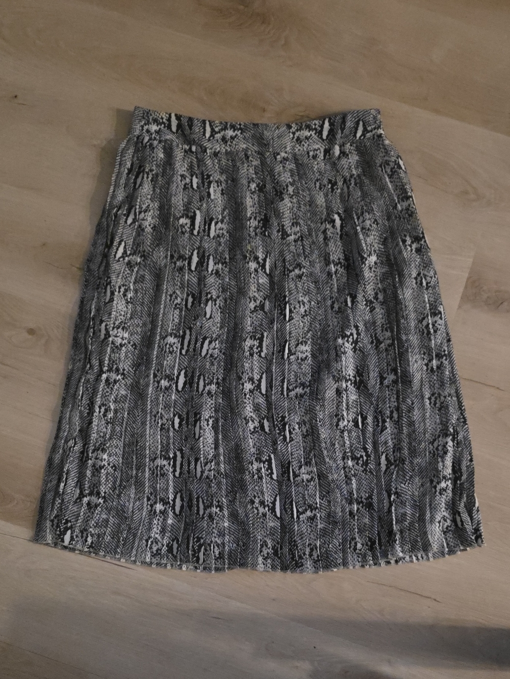 J. Crew Black & White Snake-Print Pleated A-Line Skirt